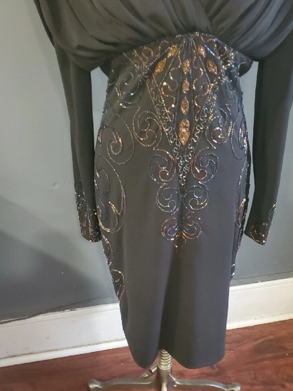 Lillie Rubin Black Long-Sleeve V-Neck Beaded Cocktail Dress - Picture 3 of 11